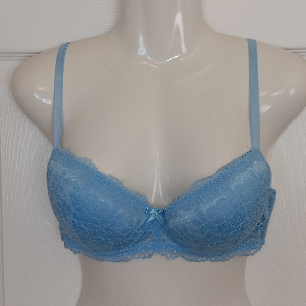 Women's Size 36C Bra Baby Blue Lace Underwire  Unbranded